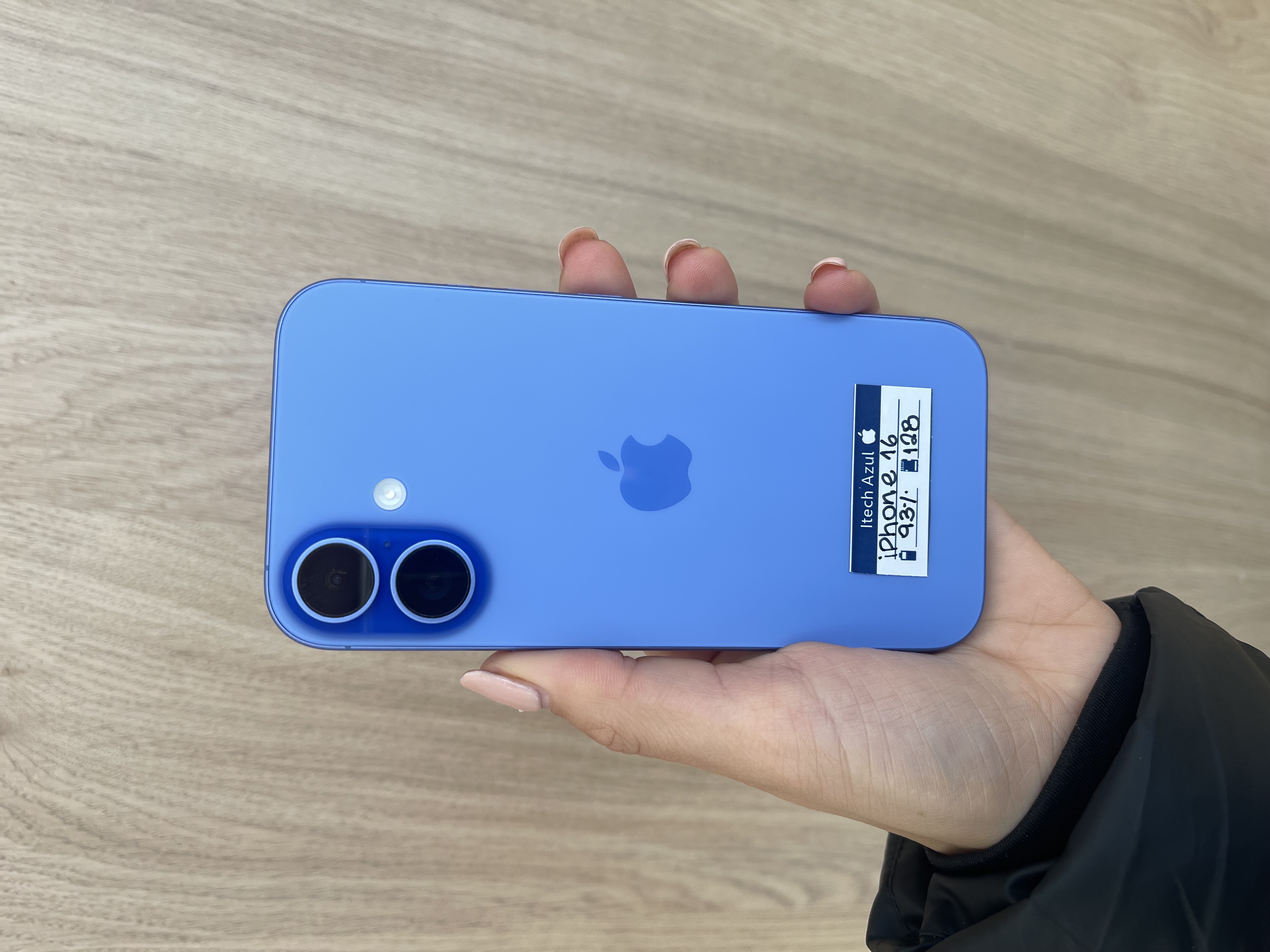 iPhone 16