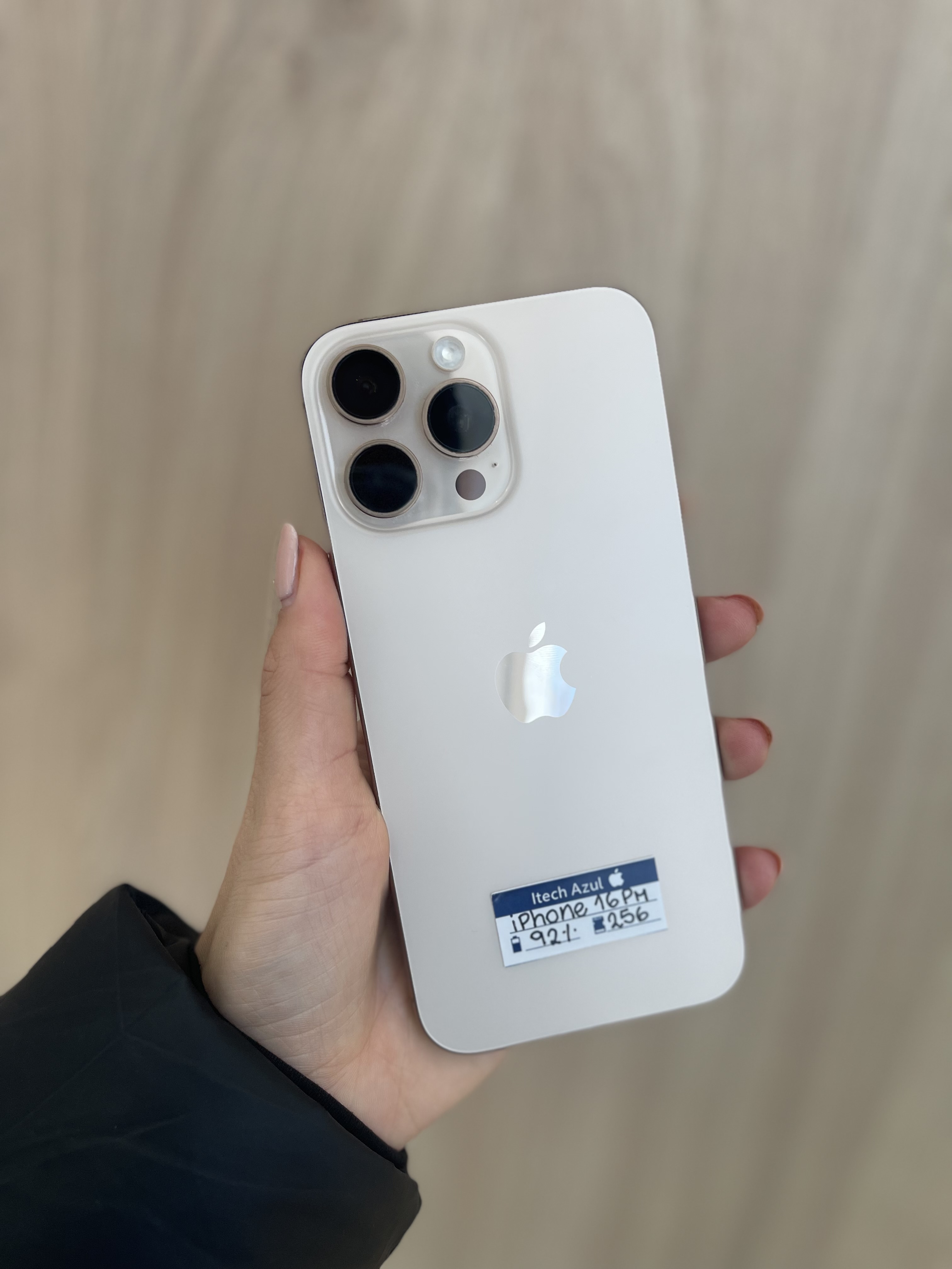 iPhone 16 Pro max